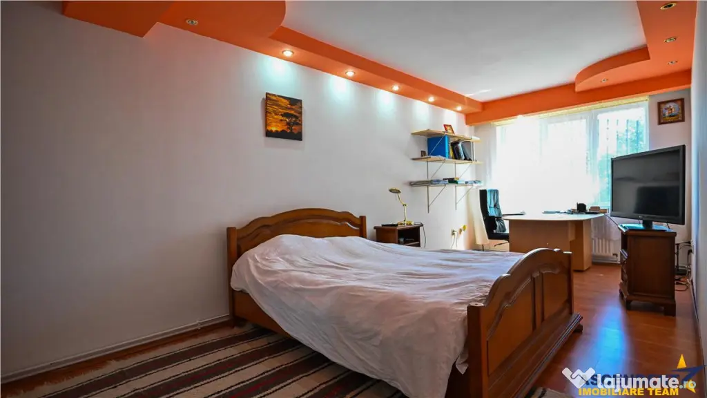 FILM3D!Casa arhitectura flexibila:2 unitati,500mp teren,locu - Brasov (Brasov)