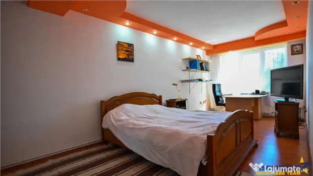 FILM3D!Casa arhitectura flexibila:2 unitati,500mp teren,locu - Brasov (Brasov)
