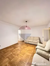 Apartament cu 3 camere de închiriat în zona Bancilor 