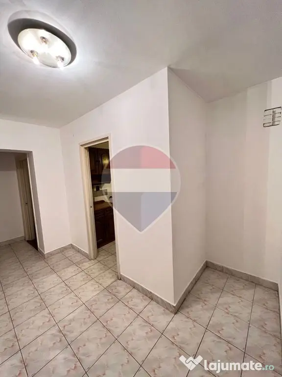 Apartament cu 3 camere de închiriat în zona Bancilor - Arad (Arad)