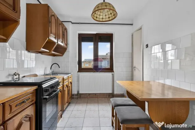 Apartament cu 3 camere de închiriat în zona Bancilor - Arad (Arad)