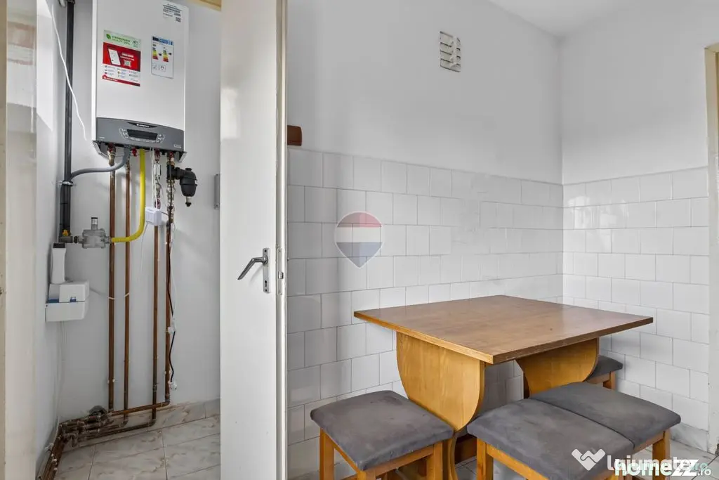 Apartament cu 3 camere de închiriat în zona Bancilor - Arad (Arad)
