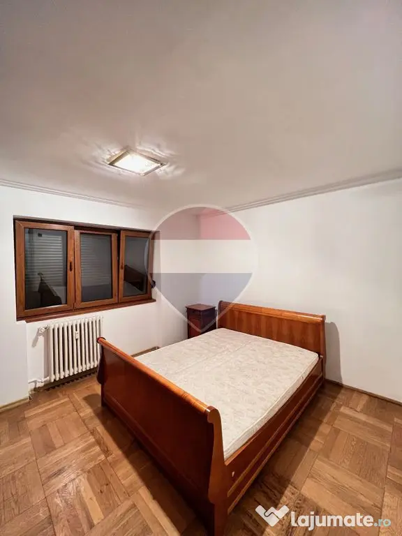 Apartament cu 3 camere de închiriat în zona Bancilor - Arad (Arad)