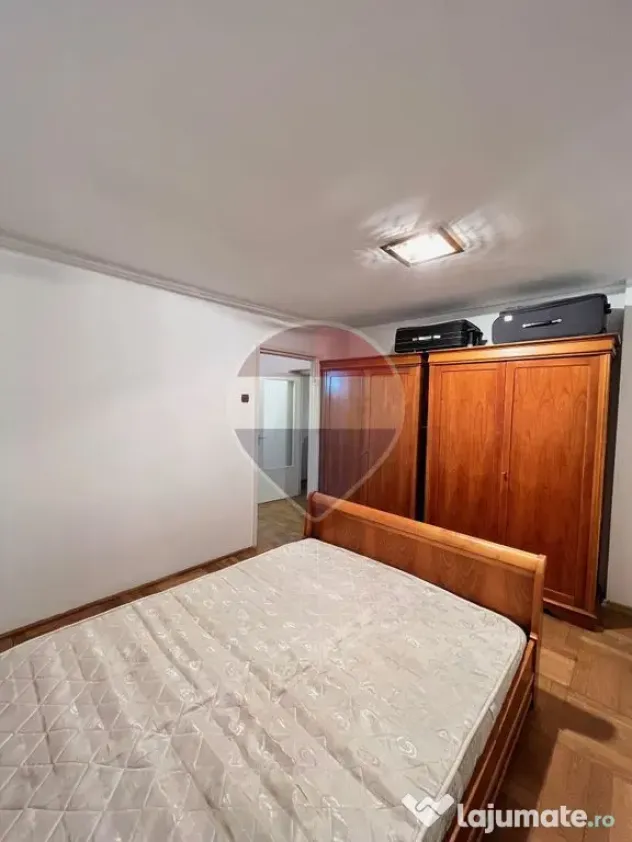 Apartament cu 3 camere de închiriat în zona Bancilor - Arad (Arad)