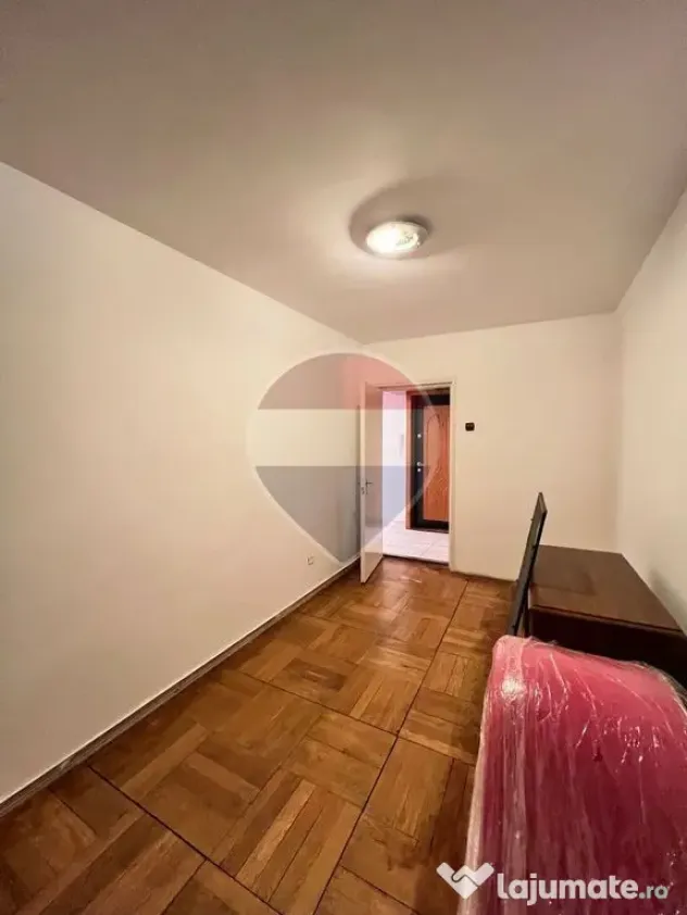 Apartament cu 3 camere de închiriat în zona Bancilor - Arad (Arad)