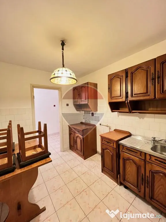 Apartament cu 3 camere de închiriat în zona Bancilor - Arad (Arad)
