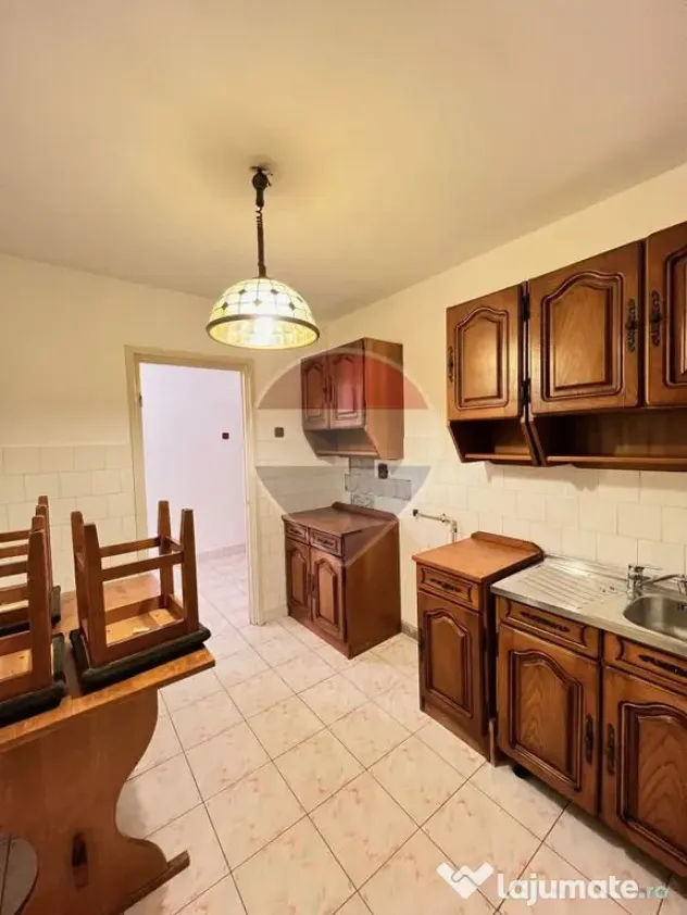 Apartament cu 3 camere de închiriat în zona Bancilor - Arad (Arad)