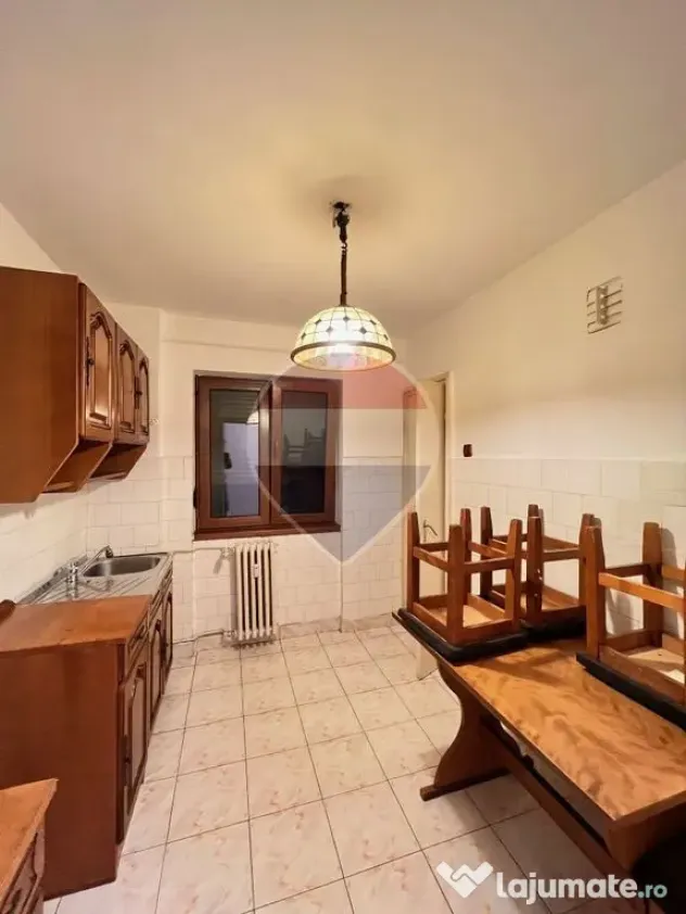 Apartament cu 3 camere de închiriat în zona Bancilor - Arad (Arad)