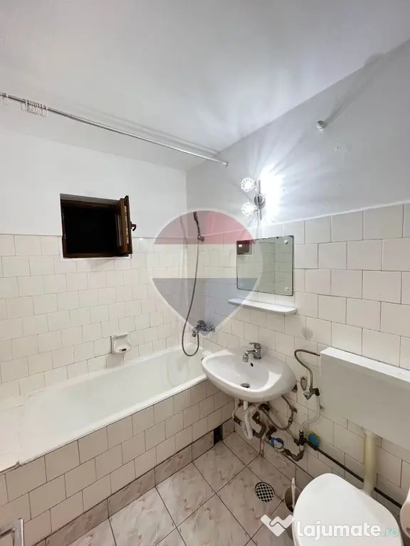 Apartament cu 3 camere de închiriat în zona Bancilor - Arad (Arad)