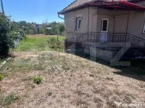 Casa demolabila, 68 mp, teren 1200 mp intravilan, zona Apahi