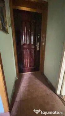 Proprietar,vând apartament 3 camere pe strada principală Mărășești
