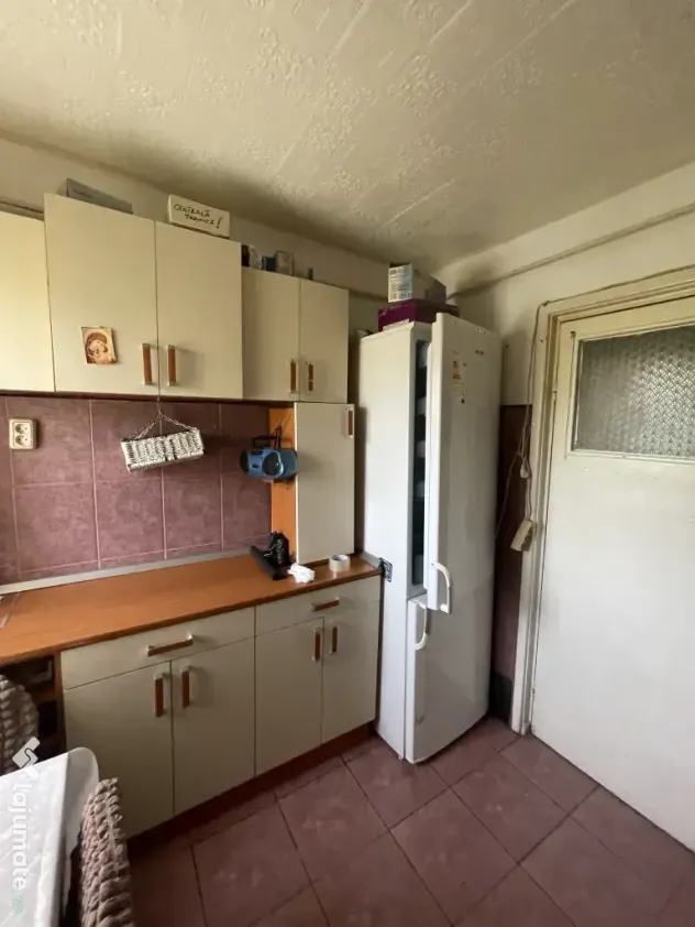 Proprietar,vând apartament 3 camere pe strada principală Mărășești