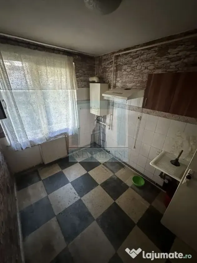 Apartament 3 camere Tractorul - Brasov (Brasov)