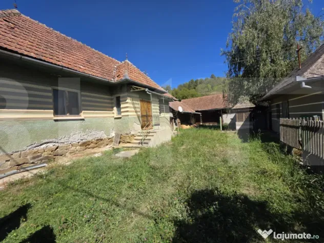 Casa traditionala pe un teren intravilan generos de 3409 mp - Dalnic (Covasna)