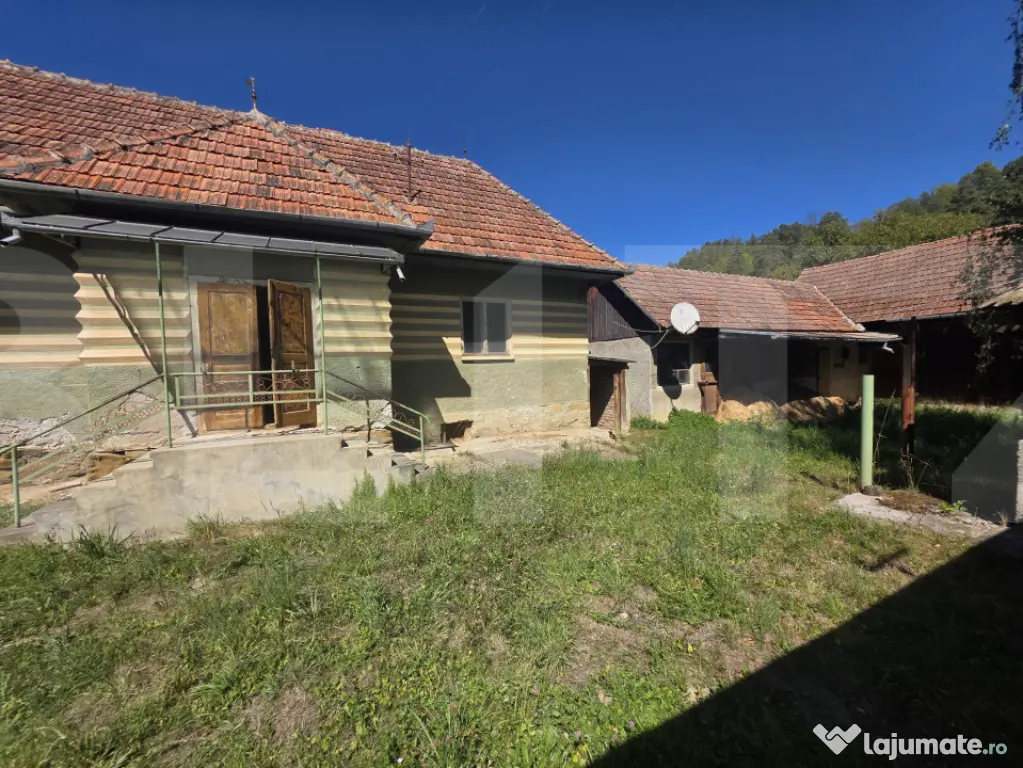 Casa traditionala pe un teren intravilan generos de 3409 mp - Dalnic (Covasna)