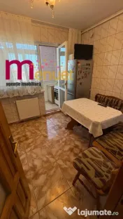 Apartament 3 camere,strada Sabinelor,etaj 8
