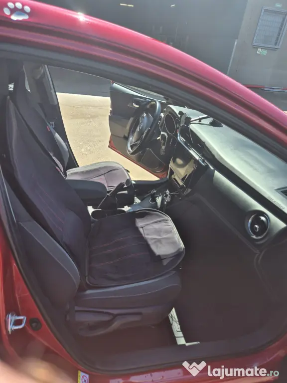 Toyota Auris Hybrid