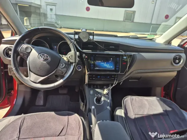 Toyota Auris Hybrid