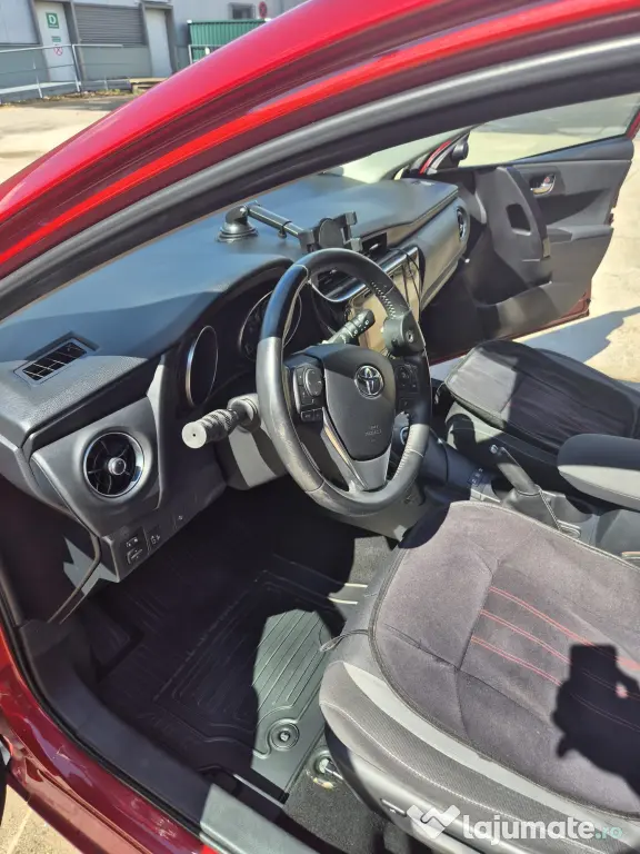 Toyota Auris Hybrid