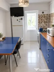 Apartament 3 camere decomandat, centrală și AC, aproape de