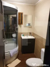 Apartament 3 camere decomandat, centrală și AC, aproape de