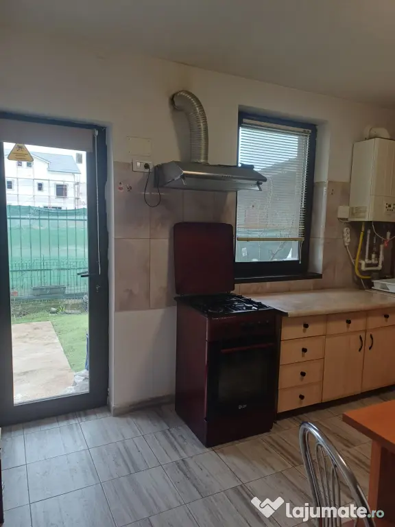 Particular, vând casă 4 camere, P+1+M, în Bragadiru