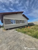 CASA INDIVIDUALA - SUPERBA - APROAPE DE CENTURA