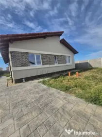 CASA INDIVIDUALA - SUPERBA - APROAPE DE CENTURA