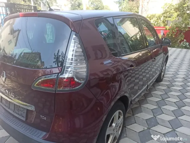 Renault Megane Scenic Bose edition