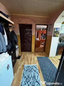 Vând apartament cu 2 camere Strada Florilor