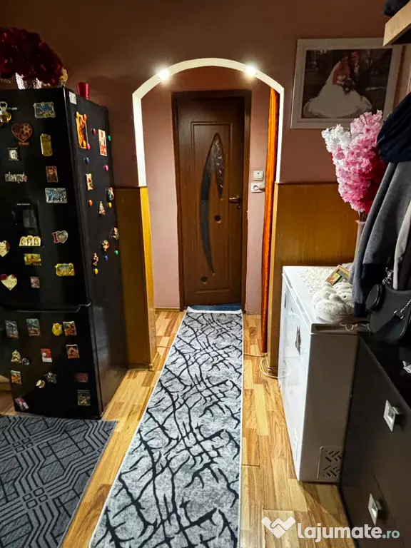 Vând apartament cu 2 camere Strada Florilor