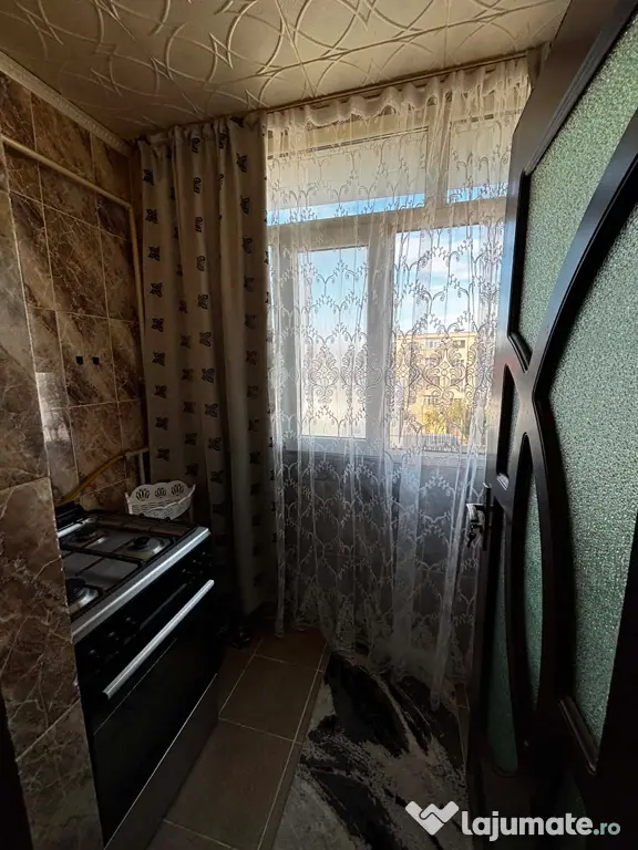 Vând apartament cu 2 camere Strada Florilor