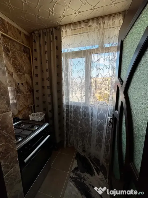 Vând apartament cu 2 camere Strada Florilor