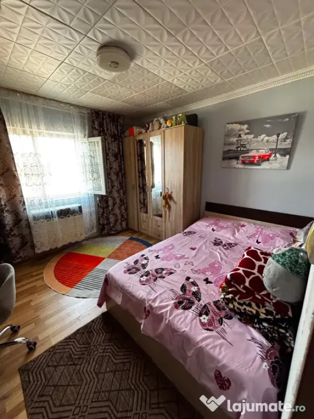 Vând apartament cu 2 camere Strada Florilor