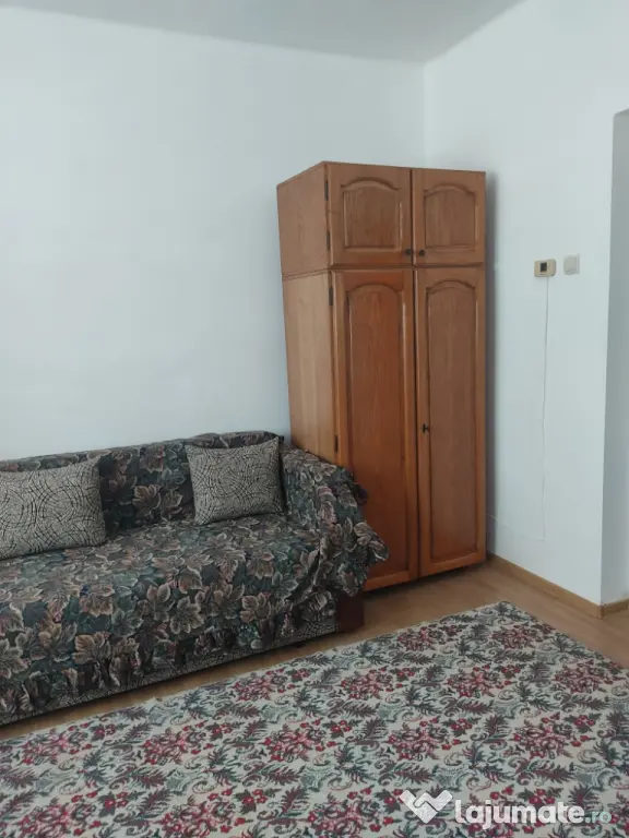 Închiriez apartament cu o cameră
