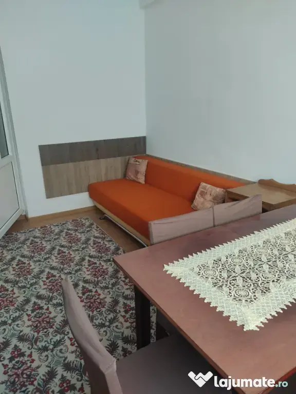 Închiriez apartament cu o cameră