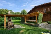 Resedinte montane,mobilate,echipate, jacuzzi,piscina,pretios