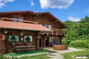 Resedinte montane,mobilate,echipate, jacuzzi,piscina,pretios