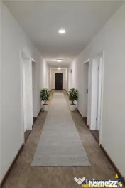 Hala industriala versatila,spatii cazare, platforma betonata
