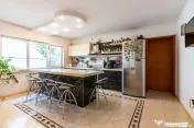 Casă / Vilă cu 6 camere de vânzare Chiajna /Rosu