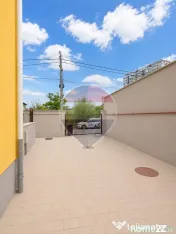 Casă / Vilă cu 12 camere de închiriat în zona Fundeni 