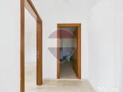 Apartament cu 3 camere de vanzare - Spatiu de birou - Rond Alba Iulia 