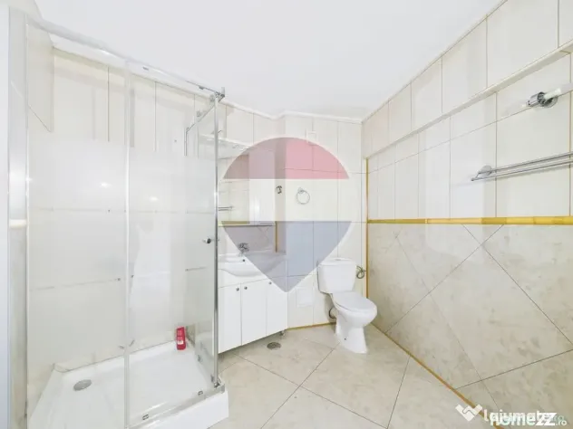 Apartament cu 3 camere de vanzare - Spatiu versatil - Rond Alba Iulia - Bucuresti (Bucuresti-Ilfov)