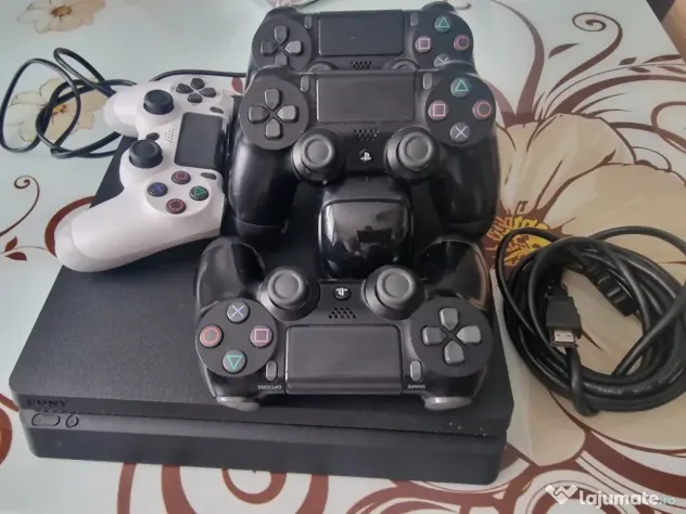 Vând PS4 1TB – 4 controllere + 19 jocuri