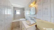 3 CAMERE, 78,4 MP | BLOC DIN 1990, ANVELOPAT | DOAMNA GHICA