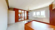 3 CAMERE, 78,4 MP | BLOC DIN 1990, ANVELOPAT | DOAMNA GHICA
