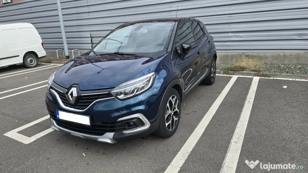 Renault Captur 1.2 TCe, automata, echipare Intens, 2017 + anvelope noi allseson