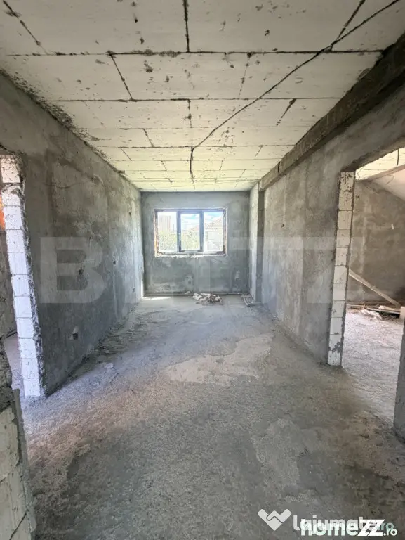 Casa la rosu P+1 cu teren 478 mp, zona Damila - Malu Mare (Dolj)