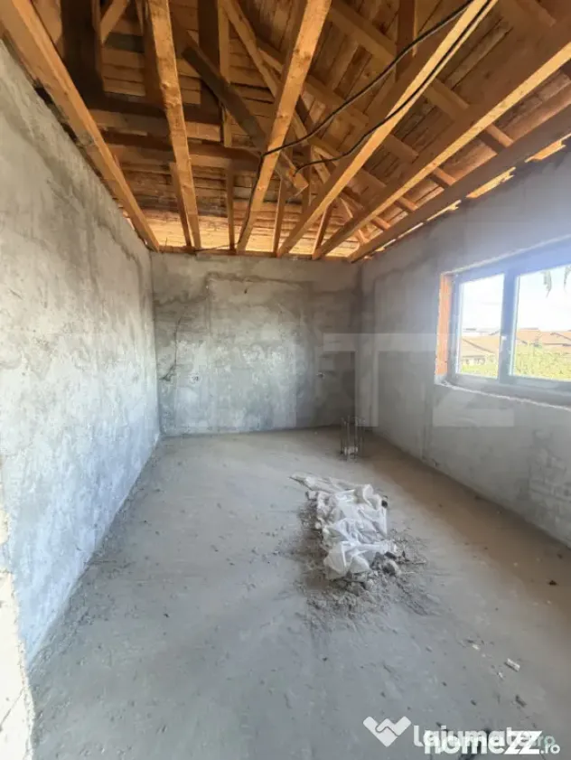 Casa la rosu P+1 cu teren 478 mp, zona Damila - Malu Mare (Dolj)