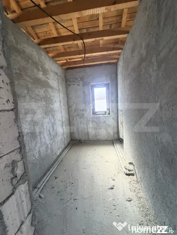 Casa la rosu P+1 cu teren 478 mp, zona Damila - Malu Mare (Dolj)